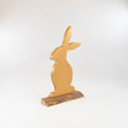 Bild in Galerie-Betrachter laden, Hase sitzend