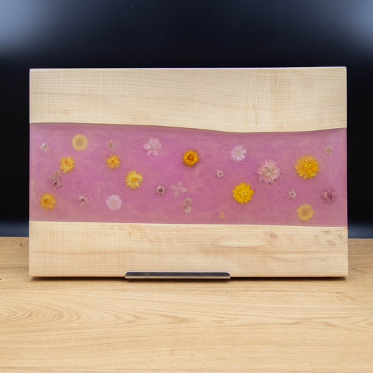 Servierbrett „Blumenzauber“ – Handgemacht aus Esche und Strohblumen